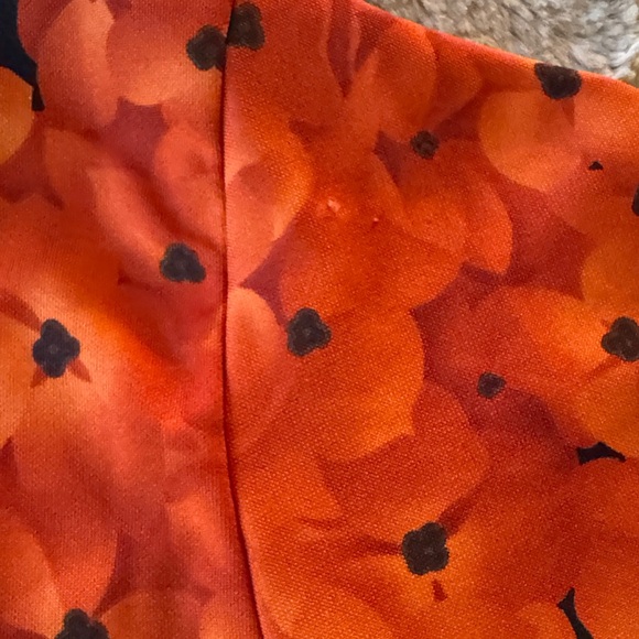 Impressions Black & Orange Floral Top – Size M - Picture 7 of 8